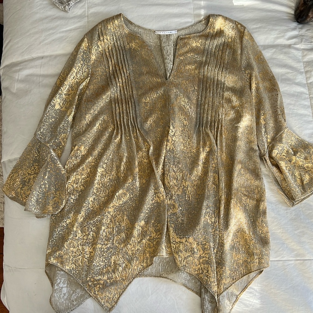 T Tahari Gold and Silver Tunic Top